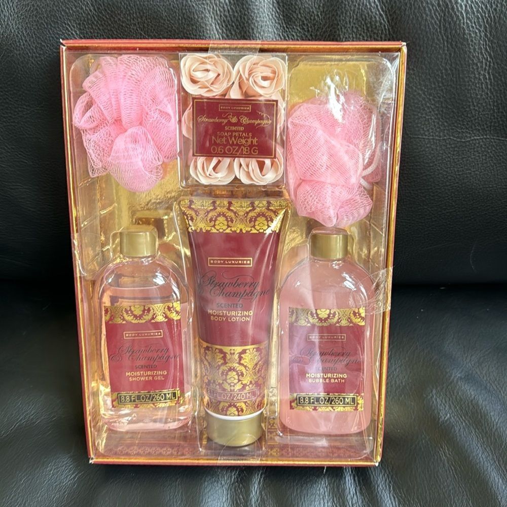 NEW body luxuries strawberry champagne scented bath kit - pink
